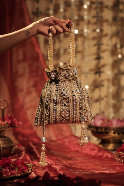 Ainoor Potli
