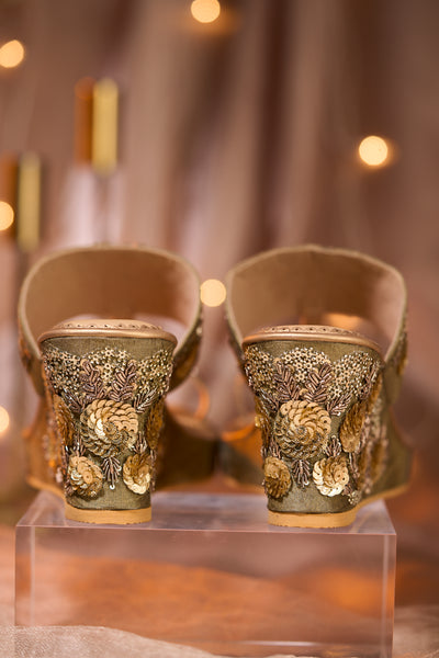 Blossom Treasure Wedges