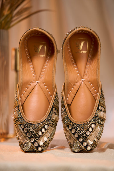 Nazm Black Juttis