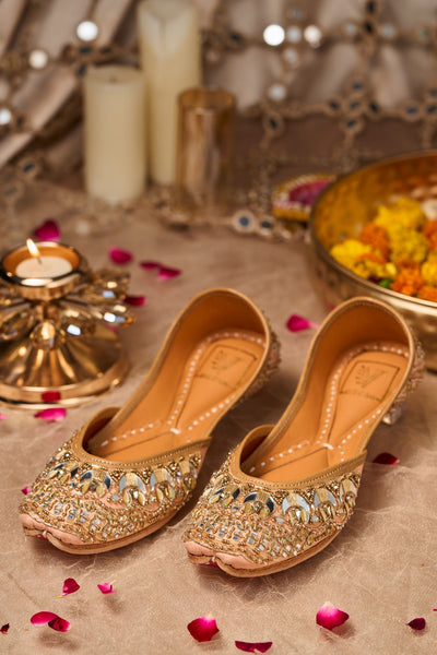 Mehfil Juttis