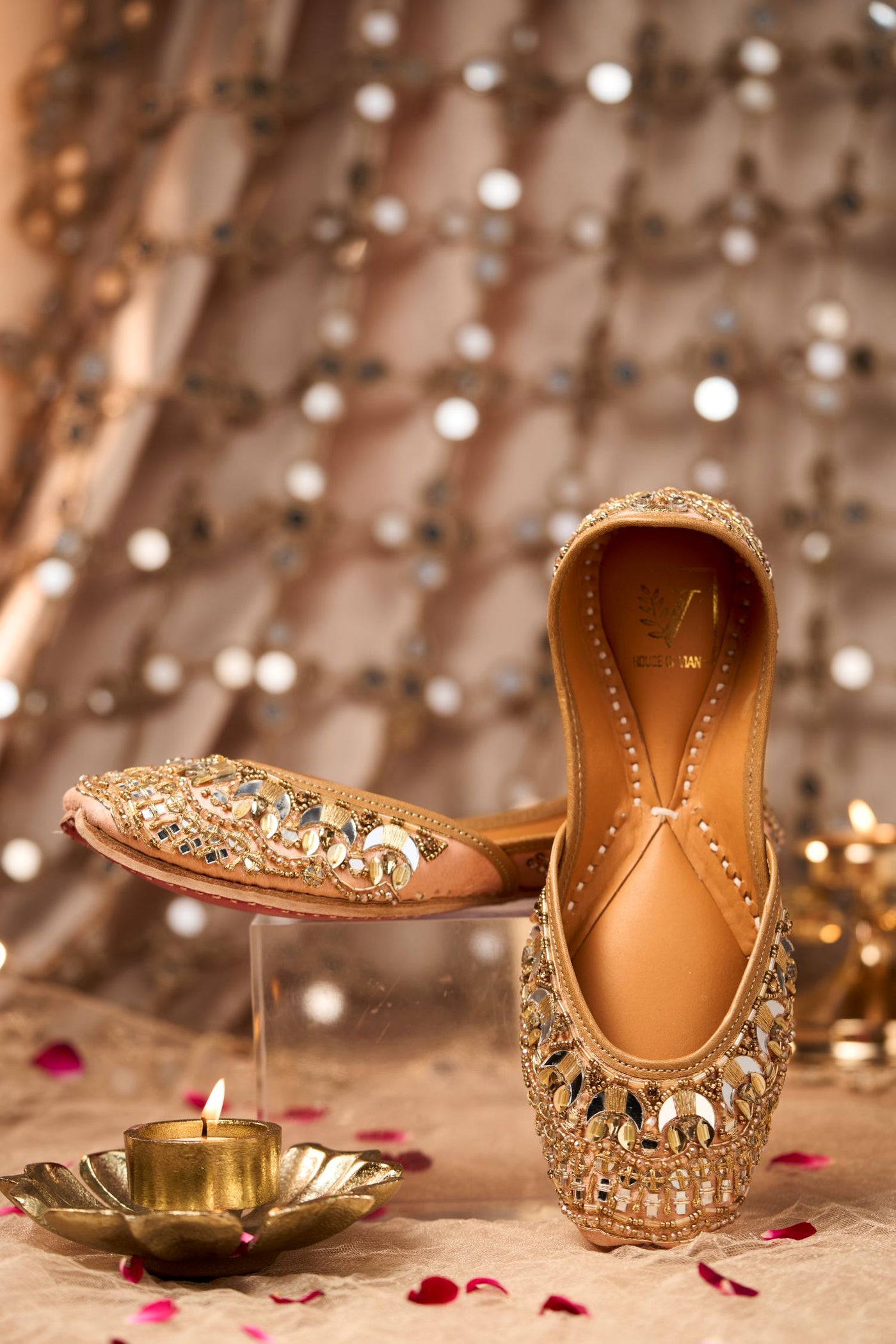 Mehfil Juttis