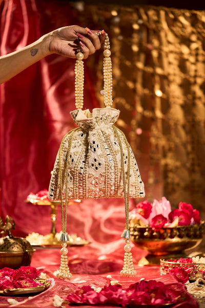 Ainoor Potli