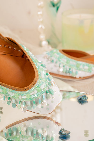 Mother Of Pearls Juttis