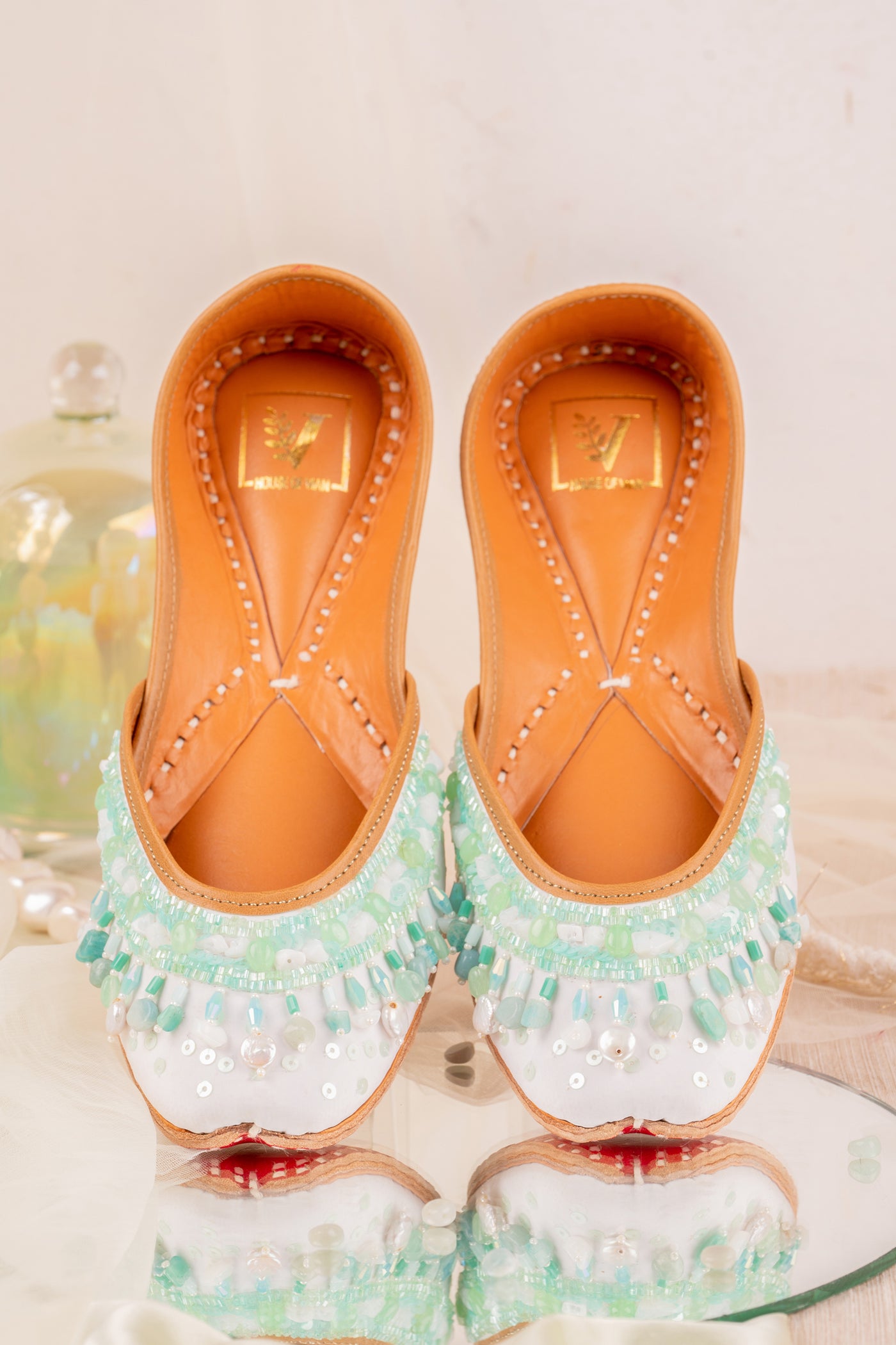 Mother Of Pearls Juttis