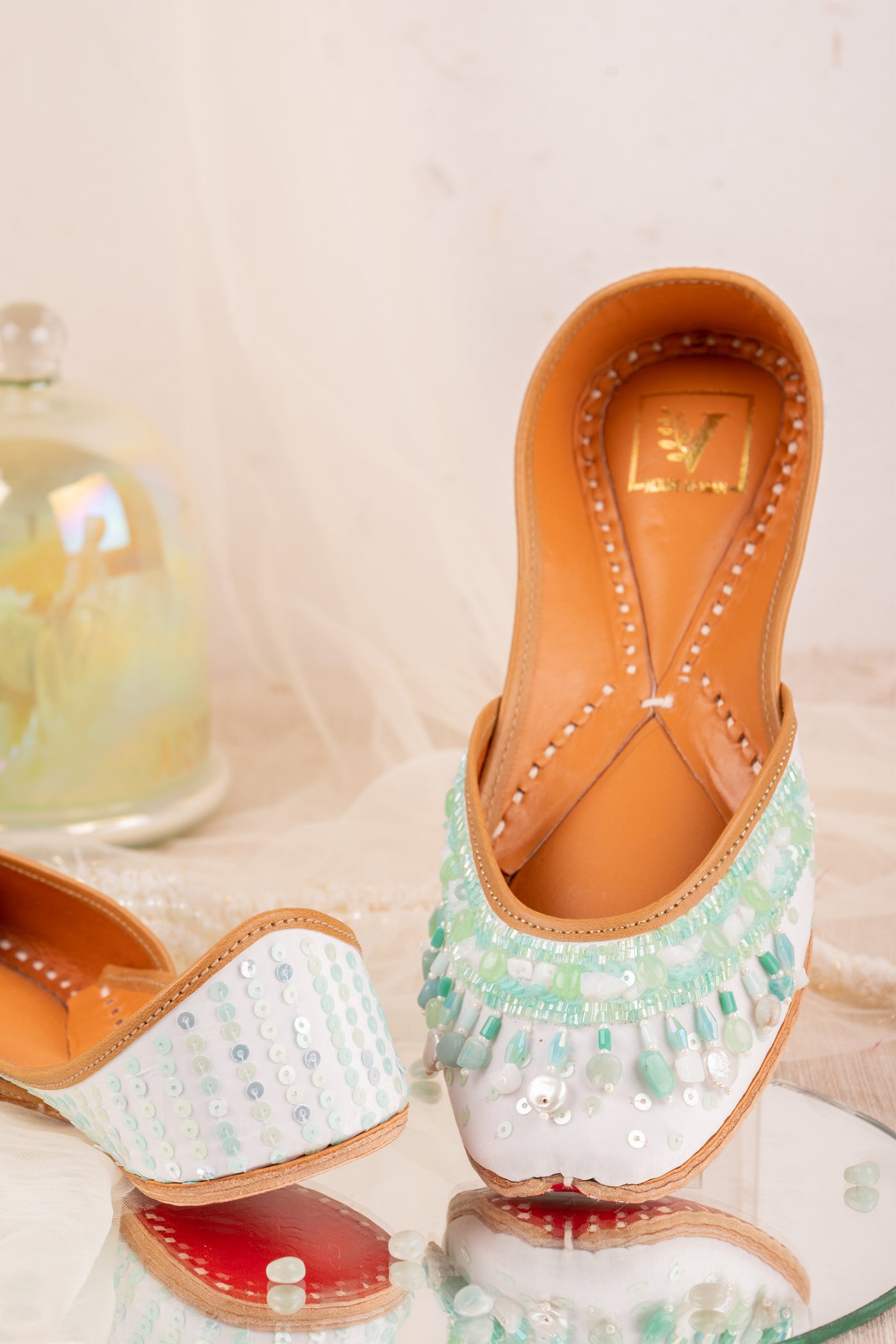 Mother Of Pearls Juttis