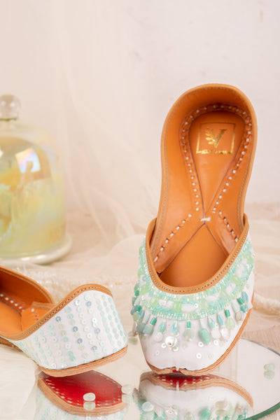 Mother Of Pearls Juttis