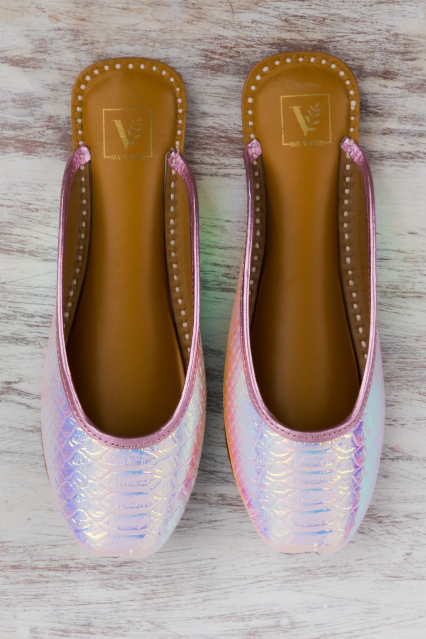Candified Open-Back Juttis
