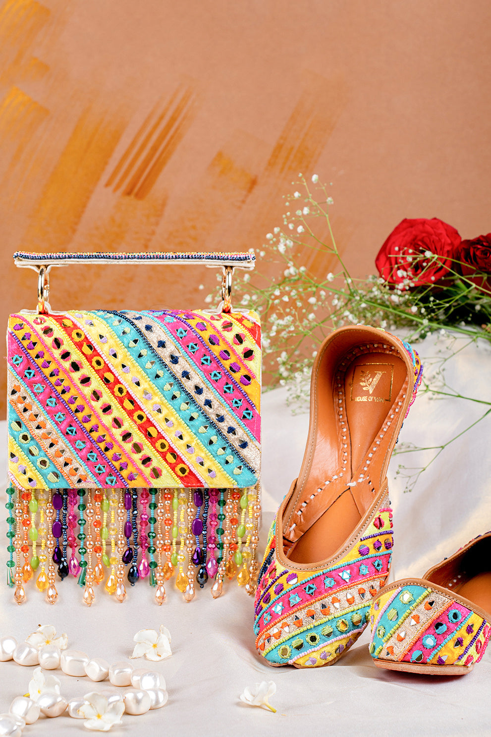 Rangrez Juttis & Handbag Combo