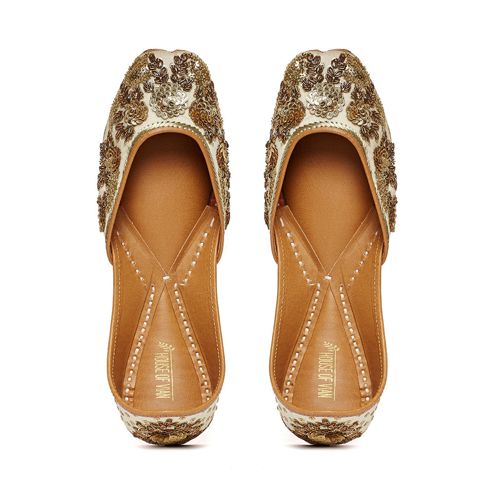 Ivory Blossom Juttis