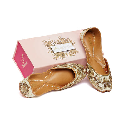 Ivory Blossom Juttis