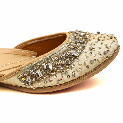 Tiara Juttis