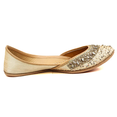 Tiara Juttis